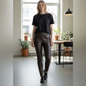 Aritzia-  Babaton- 00- Frida pant is a vegan leather Holiday